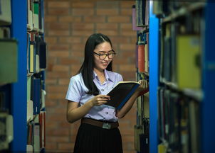 王铮爱尔是哪个大学的？一篇关于他的教育背景和职业发展的深度解析