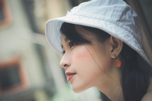 隐形眼镜为什么随眨眼动